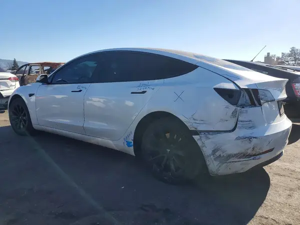 5YJ3E1EB3NF243972 2022 TESLA MODEL 3 - Image 2