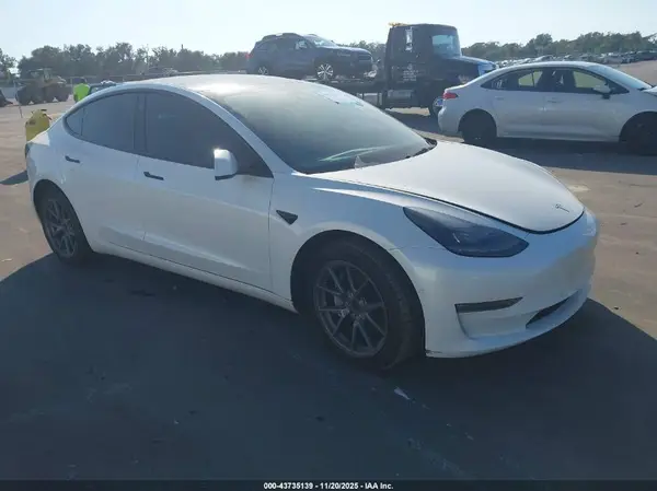 5YJ3E1EB3NF246922 2022 TESLA MODEL 3 - Image 1