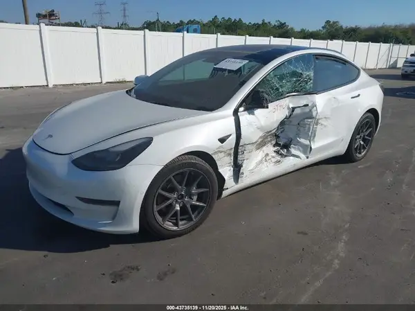 5YJ3E1EB3NF246922 2022 TESLA MODEL 3 - Image 2