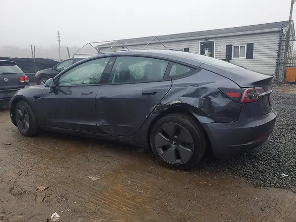 5YJ3E1EB3NF249268 2022 TESLA MODEL 3 - Image 2