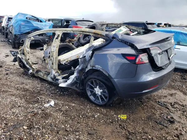 5YJ3E1EB3NF254096 2022 TESLA MODEL 3 - Image 2