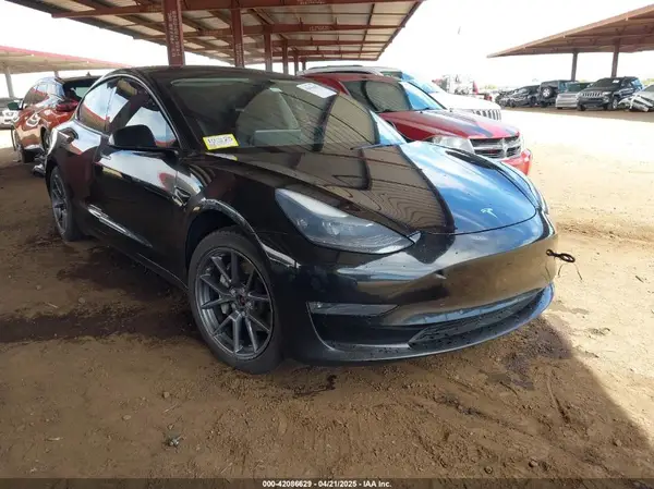 5YJ3E1EB3NF257077 2022 TESLA MODEL 3 - Image 1