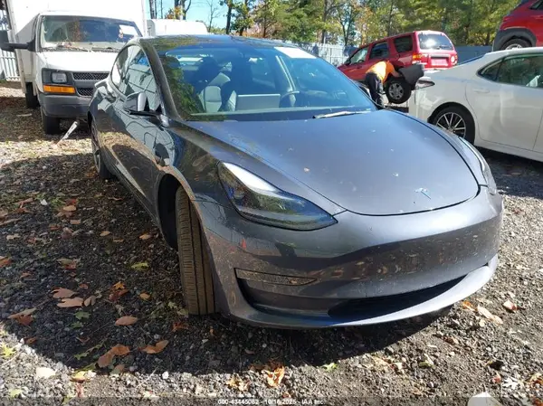 5YJ3E1EB3NF257158 2022 TESLA MODEL 3 - Image 1