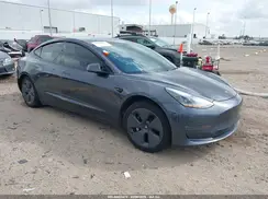 5YJ3E1EB3NF257421 2022 TESLA MODEL 3