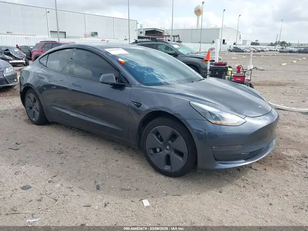 5YJ3E1EB3NF257421 2022 TESLA MODEL 3 - Image 1