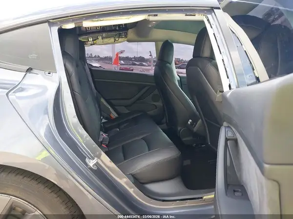 5YJ3E1EB3NF257421 2022 TESLA MODEL 3 - Image 8