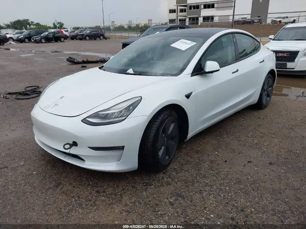 5YJ3E1EB3NF261016 2022 TESLA MODEL 3 - Image 2