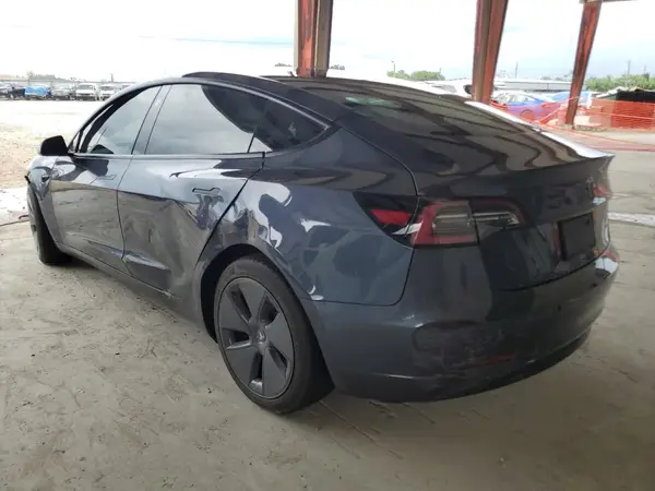 5YJ3E1EB3NF266670 2022 TESLA MODEL 3 - Image 2