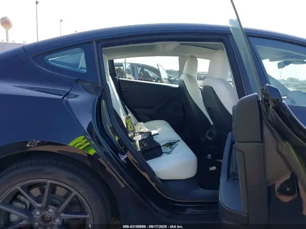 5YJ3E1EB3NF269827 2022 TESLA MODEL 3 - Image 8