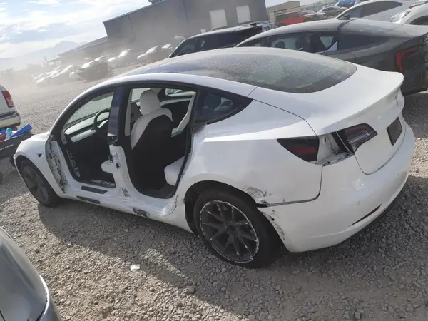 5YJ3E1EB3NF277846 2022 TESLA MODEL 3 - Image 2