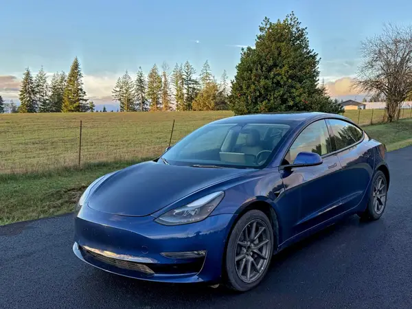 5YJ3E1EB3NF286627 2022 TESLA MODEL 3 - Image 2
