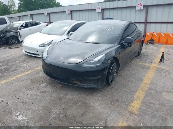 5YJ3E1EB3NF289057 2022 TESLA MODEL 3 - Image 2
