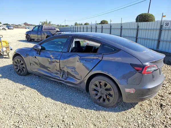 5YJ3E1EB3NF299393 2022 TESLA MODEL 3 - Image 2