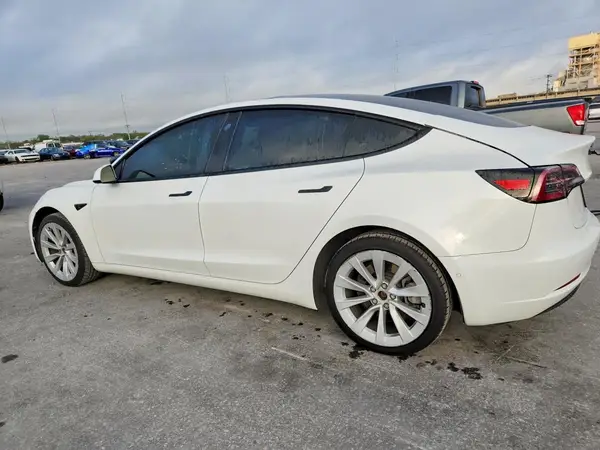 5YJ3E1EB3NF301157 2022 TESLA MODEL 3 - Image 2