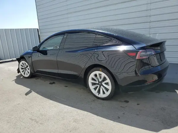 5YJ3E1EB3NF304981 2022 TESLA MODEL 3 - Image 2