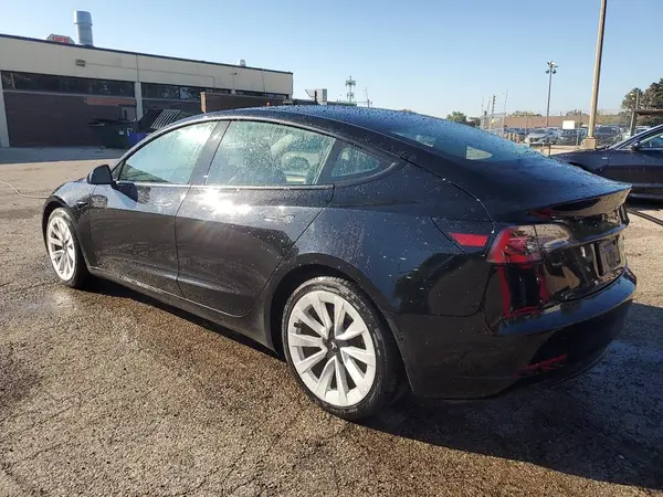 5YJ3E1EB3NF305032 2022 TESLA MODEL 3 - Image 2