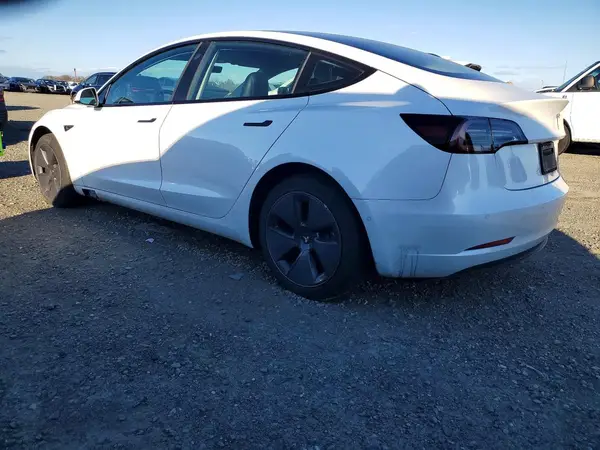 5YJ3E1EB3NF335731 2022 TESLA MODEL 3 - Image 2