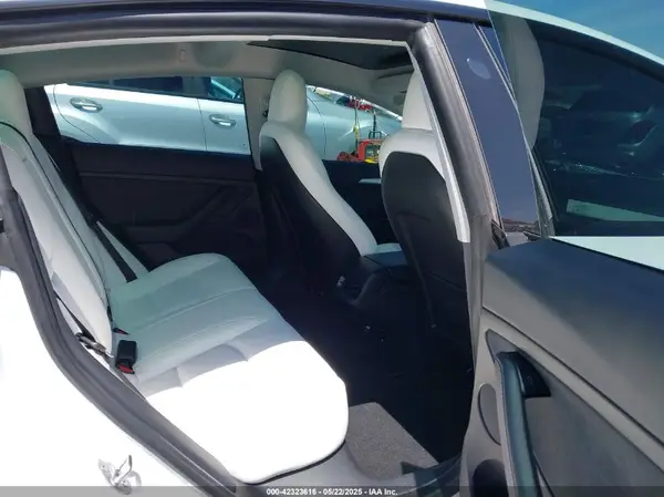 5YJ3E1EB3NF348267 2022 TESLA MODEL 3 - Image 8
