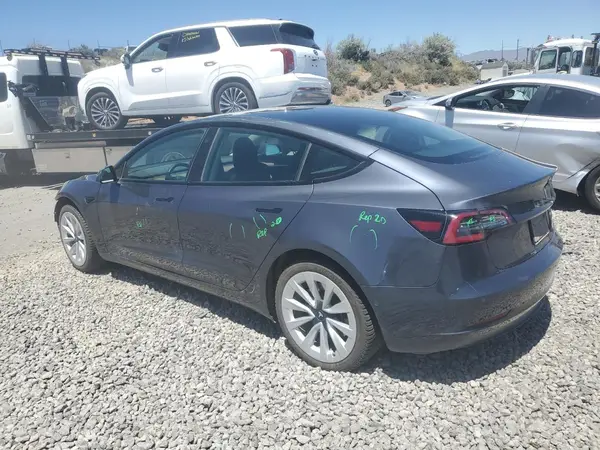 5YJ3E1EB3NF350049 2022 TESLA MODEL 3 - Image 2