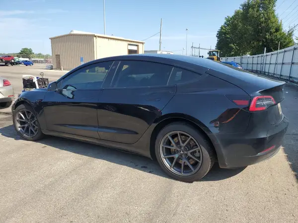5YJ3E1EB3NF355817 2022 TESLA MODEL 3 - Image 2