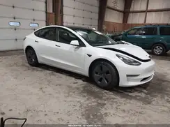 5YJ3E1EB3NF360810 2022 TESLA MODEL 3
