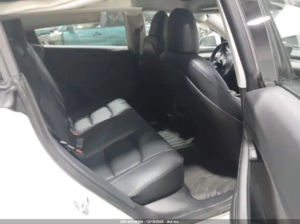 5YJ3E1EB3NF360810 2022 TESLA MODEL 3 - Image 8