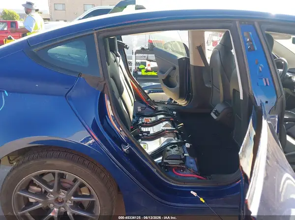 5YJ3E1EB3NF366381 2022 TESLA MODEL 3 - Image 8