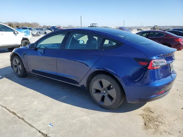 5YJ3E1EB3PF389419 2023 TESLA MODEL 3 - Image 2