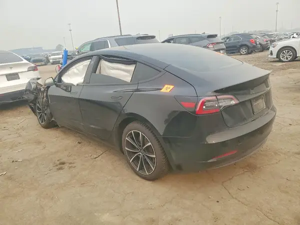 5YJ3E1EB3PF390943 2023 TESLA MODEL 3 - Image 2