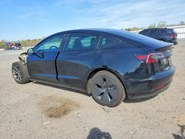5YJ3E1EB3PF392062 2023 TESLA MODEL 3 - Image 2