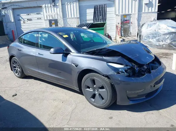 5YJ3E1EB3PF415677 2023 TESLA MODEL 3 - Image 1