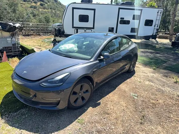 5YJ3E1EB3PF612526 2023 TESLA MODEL 3 - Image 2