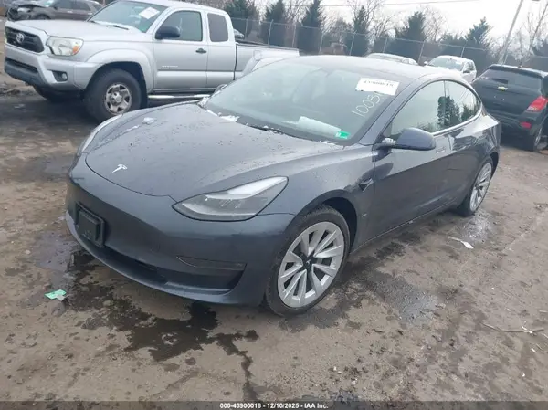 5YJ3E1EB3PF616690 2023 TESLA MODEL 3 - Image 2