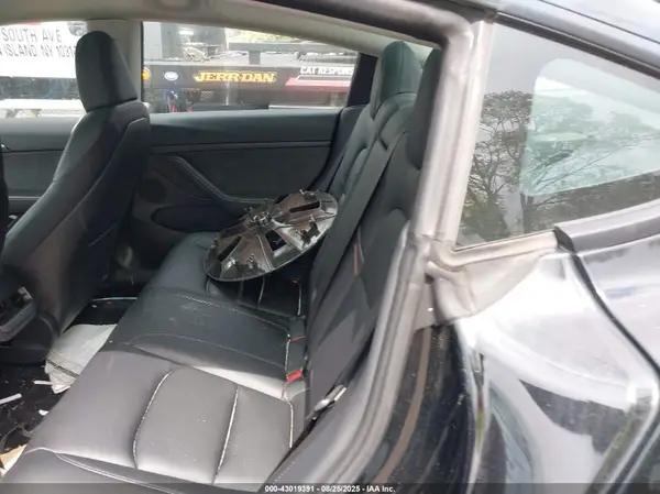 5YJ3E1EB3PF629858 2023 TESLA MODEL 3 - Image 8