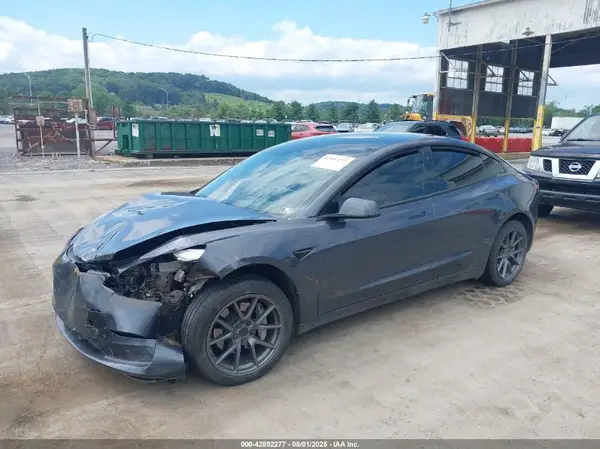 5YJ3E1EB3PF633554 2023 TESLA MODEL 3 - Image 2