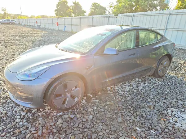 5YJ3E1EB3PF634431 2023 TESLA MODEL 3 - Image 1