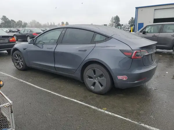 5YJ3E1EB3PF635837 2023 TESLA MODEL 3 - Image 2