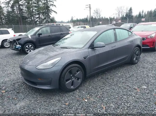 5YJ3E1EB3PF636681 2023 TESLA MODEL 3 - Image 2