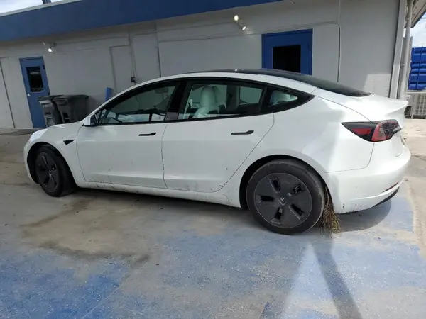 5YJ3E1EB3PF663301 2023 TESLA MODEL 3 - Image 2