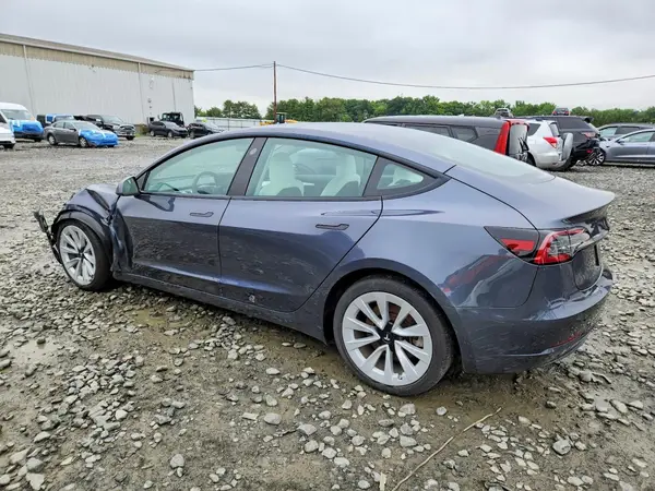 5YJ3E1EB3PF663900 2023 TESLA MODEL 3 - Image 2