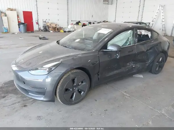 5YJ3E1EB3PF670975 2023 TESLA MODEL 3 - Image 2