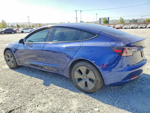 5YJ3E1EB3PF681474 2023 TESLA MODEL 3 - Image 2