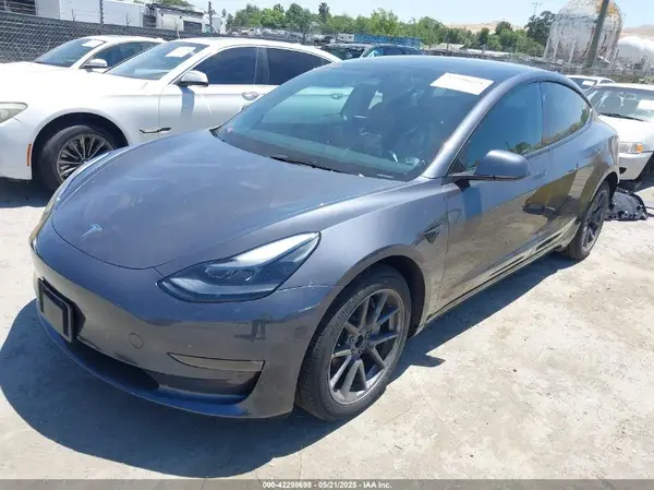 5YJ3E1EB3PF698548 2023 TESLA MODEL 3 - Image 2