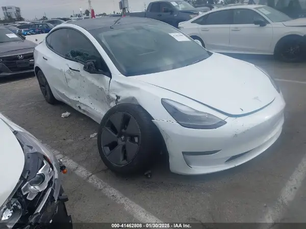 5YJ3E1EB3PF701769 2023 TESLA MODEL 3 - Image 1