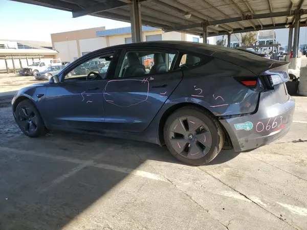 5YJ3E1EB3PF705515 2023 TESLA MODEL 3 - Image 2
