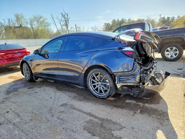 5YJ3E1EB3RF735228 2024 TESLA MODEL 3 - Image 2