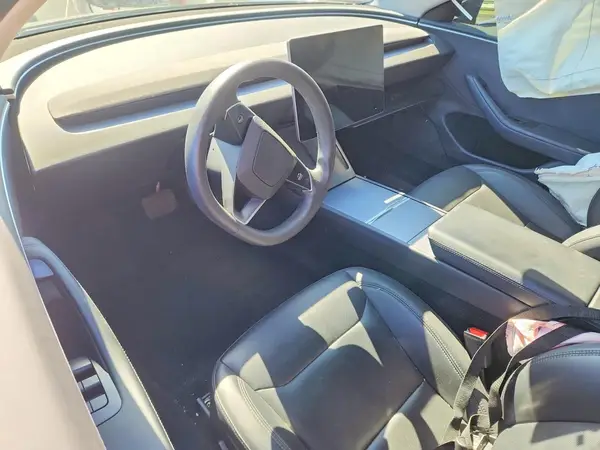 5YJ3E1EB3RF735584 2024 TESLA MODEL 3 - Image 8