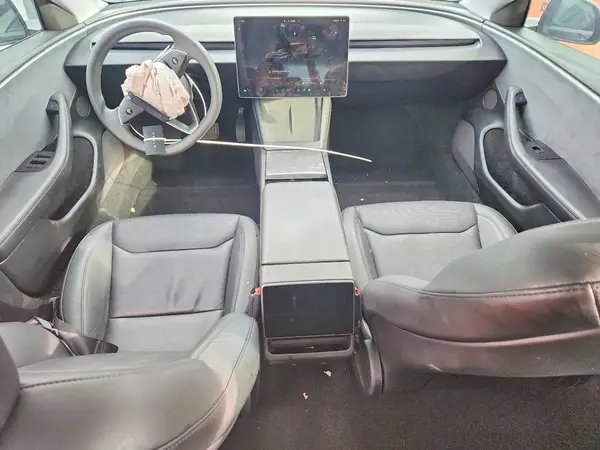 5YJ3E1EB3RF740302 2024 TESLA MODEL 3 - Image 8
