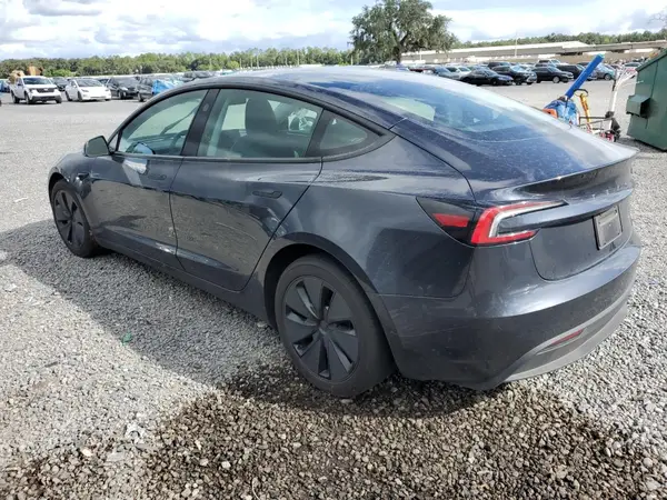 5YJ3E1EB3RF755026 2024 TESLA MODEL 3 - Image 2