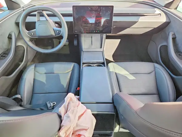 5YJ3E1EB3RF755088 2024 TESLA MODEL 3 - Image 8